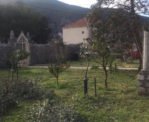 Villa de première ligne dans le quartier de Mokosica à Dubrovnik nécessitant une rénovation complète - pic 4