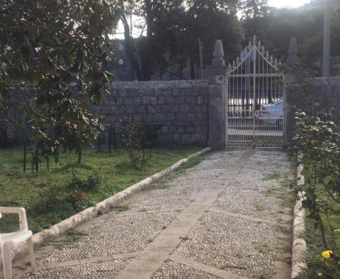 Villa de première ligne dans le quartier de Mokosica à Dubrovnik nécessitant une rénovation complète - pic 6