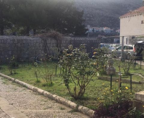 Villa de première ligne dans le quartier de Mokosica à Dubrovnik nécessitant une rénovation complète - pic 7