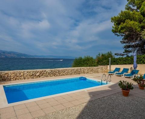 Villa en bord de mer avec piscine finie en pierre traditionnelle sur l'île de Brac - pic 3