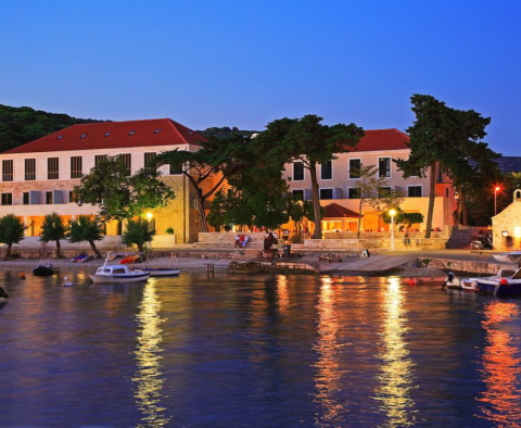 Boutique-típusú vízparti szálloda Brac szigetén - ritka lehetőség! 