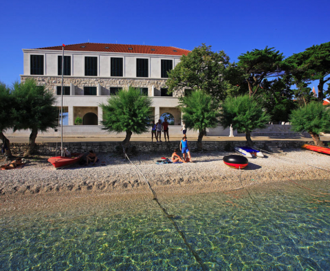 Butikový nábřežní hotel na ostrově Brač – vzácná příležitost! - pic 3