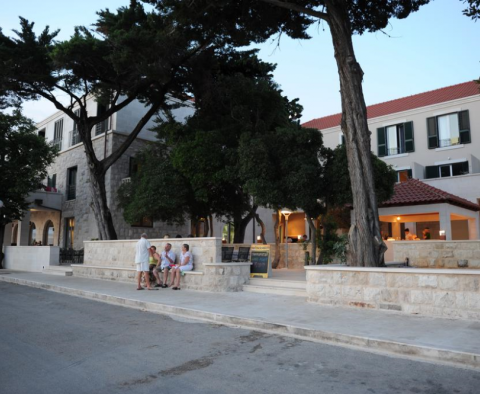 Boutique-type waterfront hotel on Brac island - rare opportunity! - pic 6