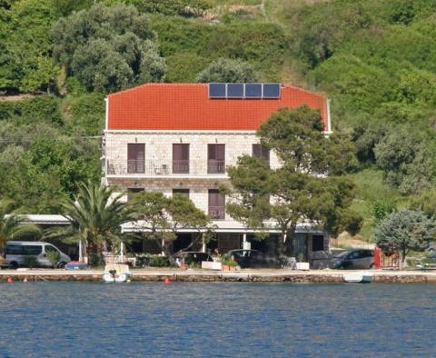 Magnifique hôtel en bord de mer avec restaurant et piscine dans la prestigieuse banlieue de Dubrovnik 
