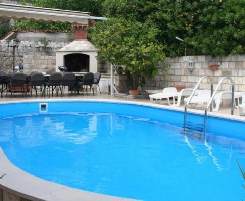 Великолепный прибрежный отель с рестораном и бассейном в престижном пригороде Дубровника - фото 16