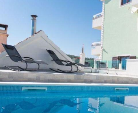 Appartement avec piscine sur le très populaire Ciovo - pic 3