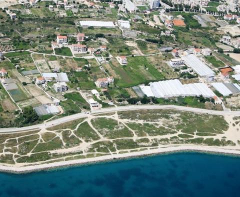 Grundstück in Znjan, Split zu verkaufen, touristische Zone 