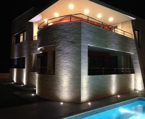 Rare modern villa in Zadar with sea views and swimming pool, 120 meters from the sea only - pic 12