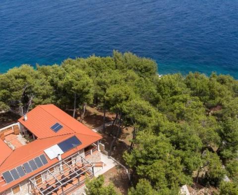 Beautiful waterfront estate on a small island near Split on 8414 m2 - completely isolated peninsula will be yours, with a berth for a boat! - pic 3
