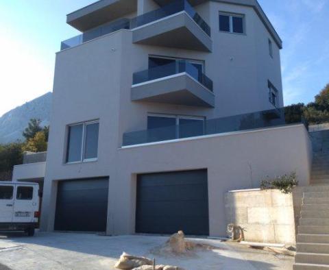 Apart-house of 4 apartments in Podgora, just 200 meters from the sea - pic 3
