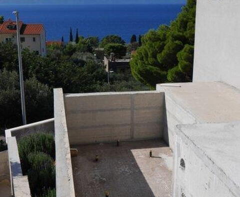 Apart-Haus mit 4 Wohnungen in Podgora, nur 200 Meter vom Meer entfernt - foto 5