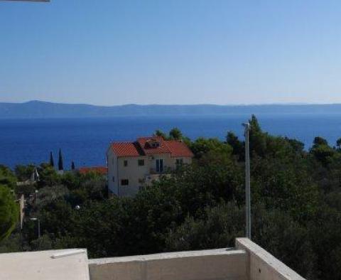 Apart-Haus mit 4 Wohnungen in Podgora, nur 200 Meter vom Meer entfernt - foto 8