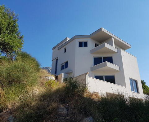 4 apartmanból álló apartmanház Podgorában, mindössze 200 méterre a tengertől - pic 9
