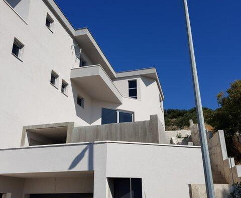 Apart-house of 4 apartments in Podgora, just 200 meters from the sea - pic 11