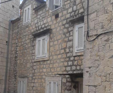 Maison en pierre unique à Trogir à seulement 50 mètres de la mer - pic 2