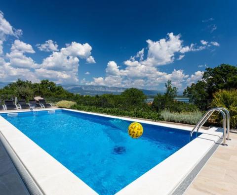 Exclusive villa with panoramic sea view, 200 m from the beach - pic 2