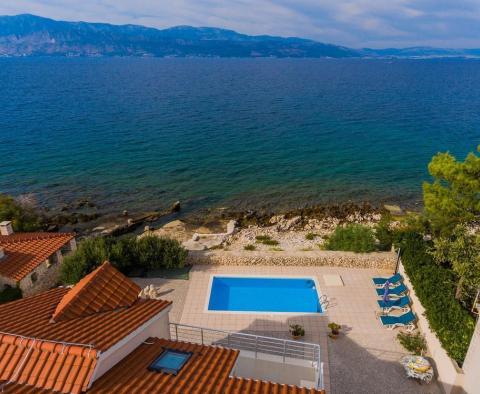 Villa en bord de mer avec piscine finie en pierre traditionnelle sur l'île de Brac - pic 36