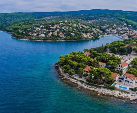 Villa en bord de mer avec piscine finie en pierre traditionnelle sur l'île de Brac - pic 40