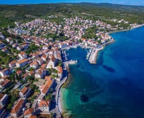 Wunderschönes Grundstück am Wasser in Sutivan auf der Insel Brac 