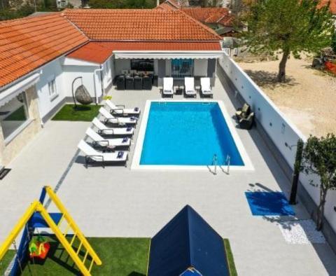 Wunderschöne Villa mit Pool am Stadtrand von Zadar - gemütliche Festung - foto 19