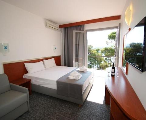 Szép első vonalbeli szálloda 45 szobával (121 ágy) Korculán eladó első vonalban a tengerhez, bérelhető is - pic 6