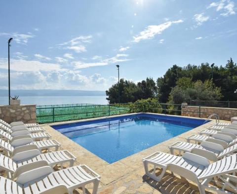 Luxus-Touristenimmobilie an der Omis Riviera, neues 5 ***** Hotel zum Verkauf - foto 2