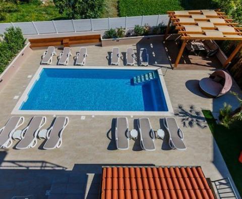 Hervorragendes touristisches Anwesen in Kastel Luksic mit Swimmingpool - foto 3