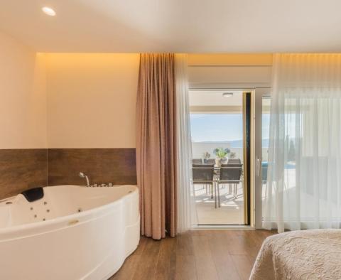 Magnifique appartement à Dugi Rat, une véritable alternative à une villa de luxe - pic 42
