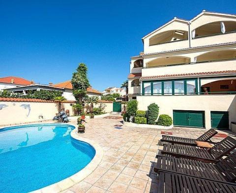 Krásný mini-hotel ve Vodicích s bazénem pro 5 ubytovacích jednotek, výhled na moře, Šibenik - pic 14