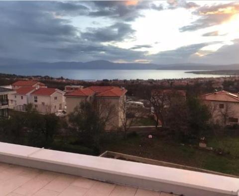 Villas nouvellement construites à Malinska avec vue sur la mer et piscine - pic 9
