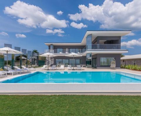 Villa 5***** étoiles ultra-luxe dans la région de Porec à Kastelir - pic 2