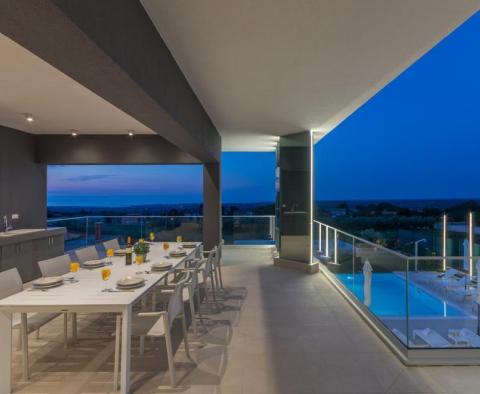 Villa 5***** étoiles ultra-luxe dans la région de Porec à Kastelir - pic 46