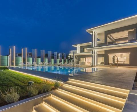 Villa 5***** étoiles ultra-luxe dans la région de Porec à Kastelir - pic 51