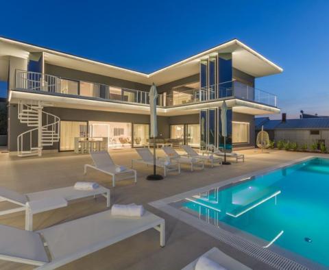 Villa 5***** étoiles ultra-luxe dans la région de Porec à Kastelir - pic 50