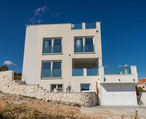 Villa flambant neuve en bord de mer dans la banlieue paisible de Rogoznica avec une magnifique vue sur la mer - MAINTENANT PRÊTE ! - pic 47