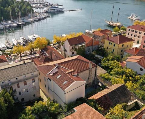 Újonnan épült szálloda Skradinban, a tengerhez vezető első vonalon, ideális a Krka-vízesések melletti tartózkodáshoz 