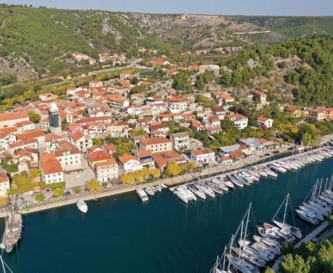 Újonnan épült szálloda Skradinban, a tengerhez vezető első vonalon, ideális a Krka-vízesések melletti tartózkodáshoz - pic 9
