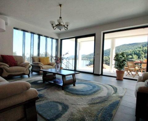 Beautiful newly built waterfront villa with swimming pool and mooring place in a robinson-calm bay on Korcula - pic 7