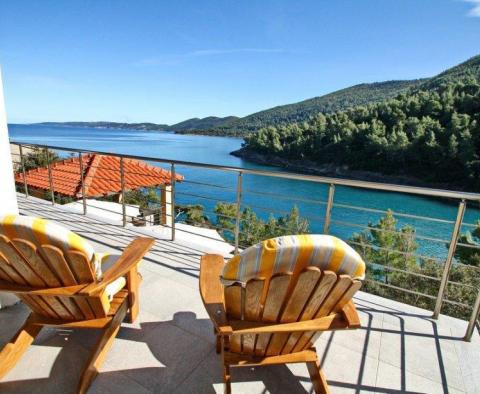 Beautiful newly built waterfront villa with swimming pool and mooring place in a robinson-calm bay on Korcula - pic 3