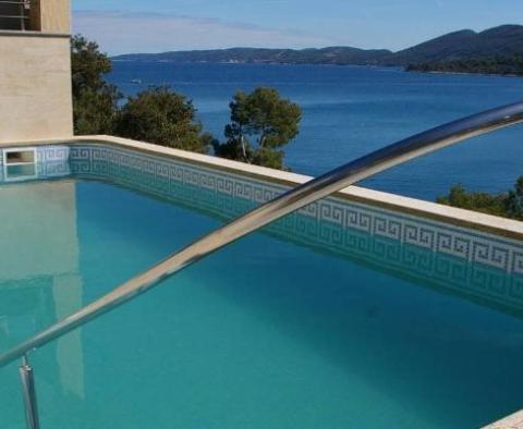 Beautiful newly built waterfront villa with swimming pool and mooring place in a robinson-calm bay on Korcula - pic 19