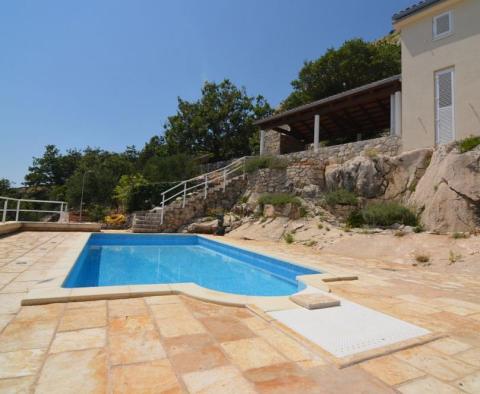 Villa mit Pool und Panoramameerblick, in attraktiver Lage nur 250 Meter vom Meer entfernt! - foto 3