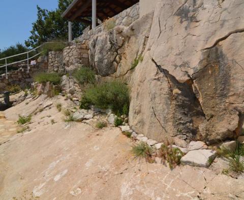 Villa avec piscine et vue mer panoramique, dans un endroit attrayant à seulement 250 mètres de la mer ! - pic 17