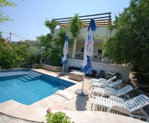 Lovely villa for sale in Sutivan on Brac, with three apartments - pic 17