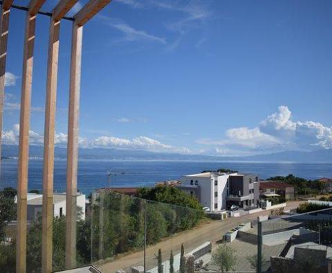 Vier Super-Luxus-Apartments auf Krk in Malinska, Rova-Gebiet, nur 50 Meter vom Meer entfernt - foto 3