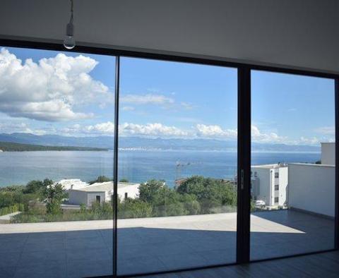 Vier Super-Luxus-Apartments auf Krk in Malinska, Rova-Gebiet, nur 50 Meter vom Meer entfernt - foto 10