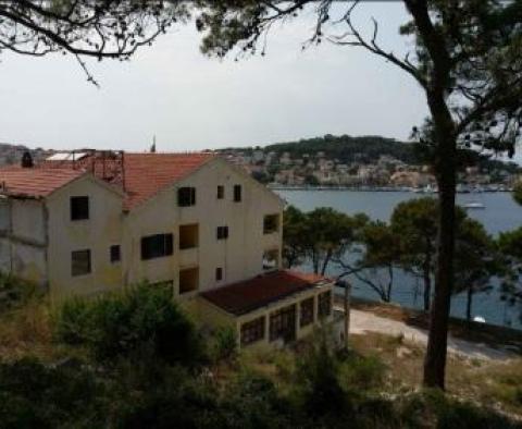 Exceptional investment project of waterfront location on prestigious M.Losinj 