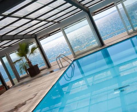 Plážový hotel na prodej v luxusním předměstí super populárního Splitu! 