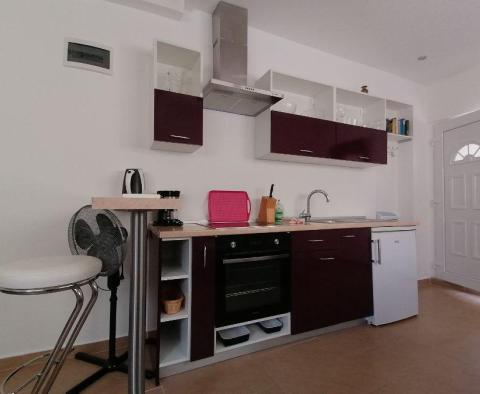 Apartmánový dům jen 40 m od pláže, vysoké příjmy! - pic 12