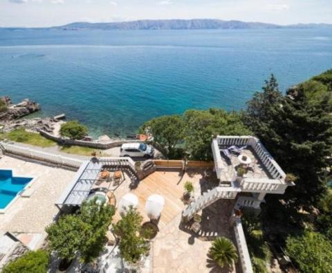 Magnifique villa en première ligne de mer dans la région de Novi Vinodolski 