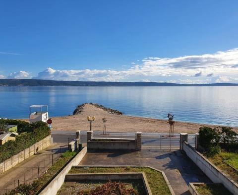 Ideale Investition - neue moderne Villa am Meer in Kastela 